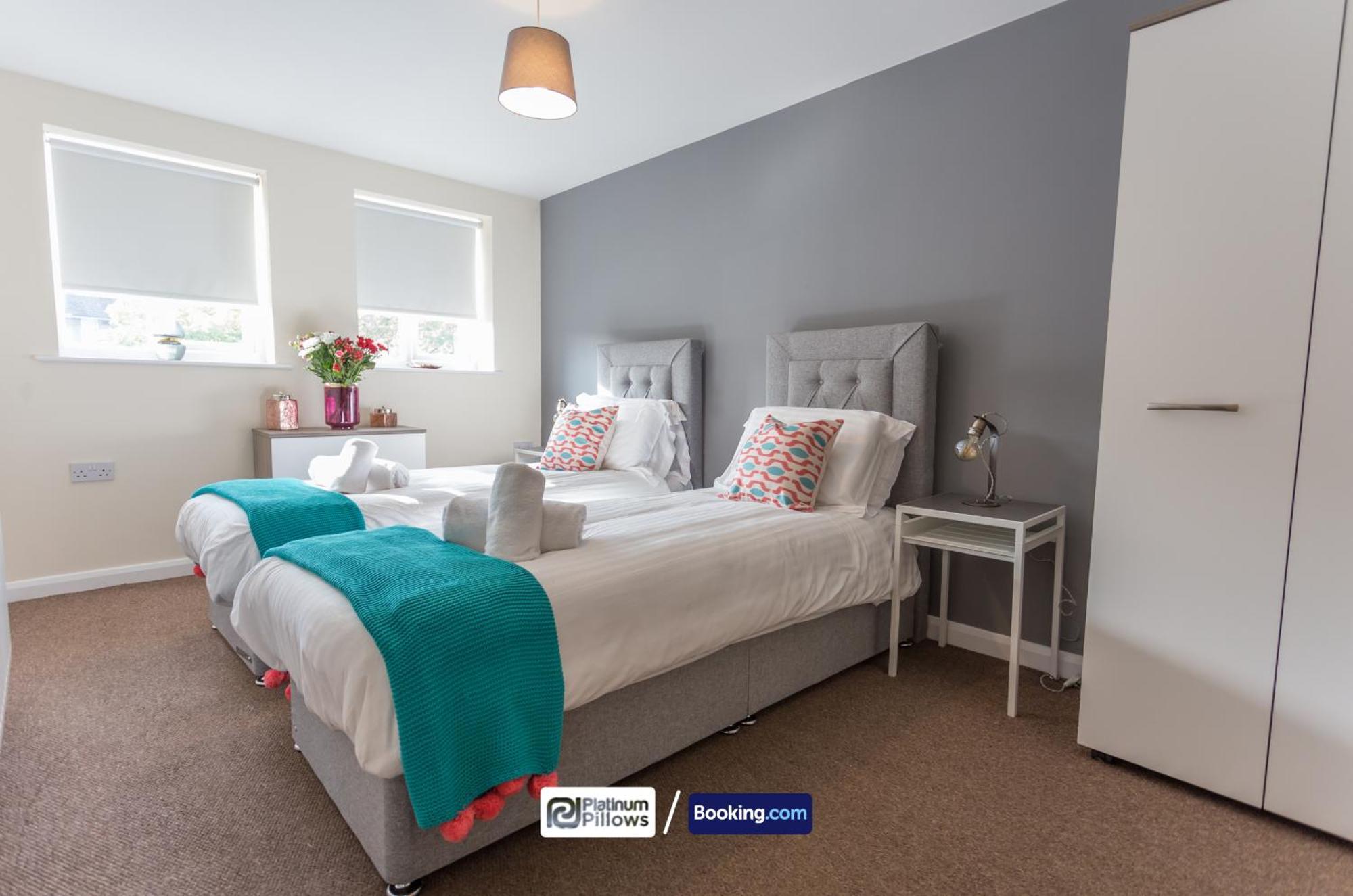 Modern Oxford 2 Bedroom Apartments, Near John Radcliffe Hospital, Families & Contractor Accommodation