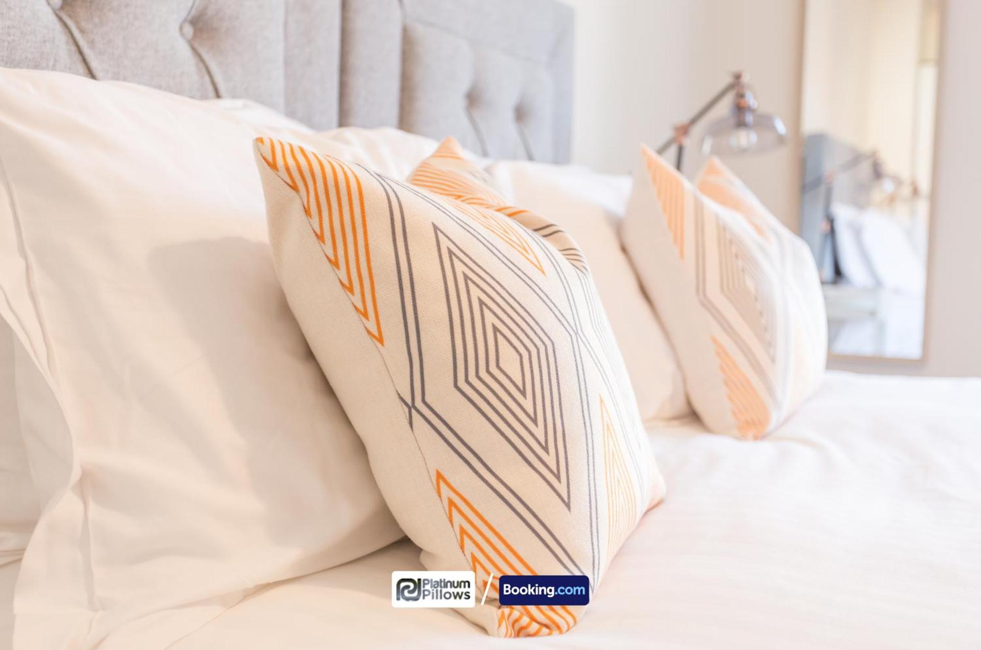Modern Oxford 2 Bedroom Apartments, Near John Radcliffe Hospital, Families & Contractor Accommodation Apartment *