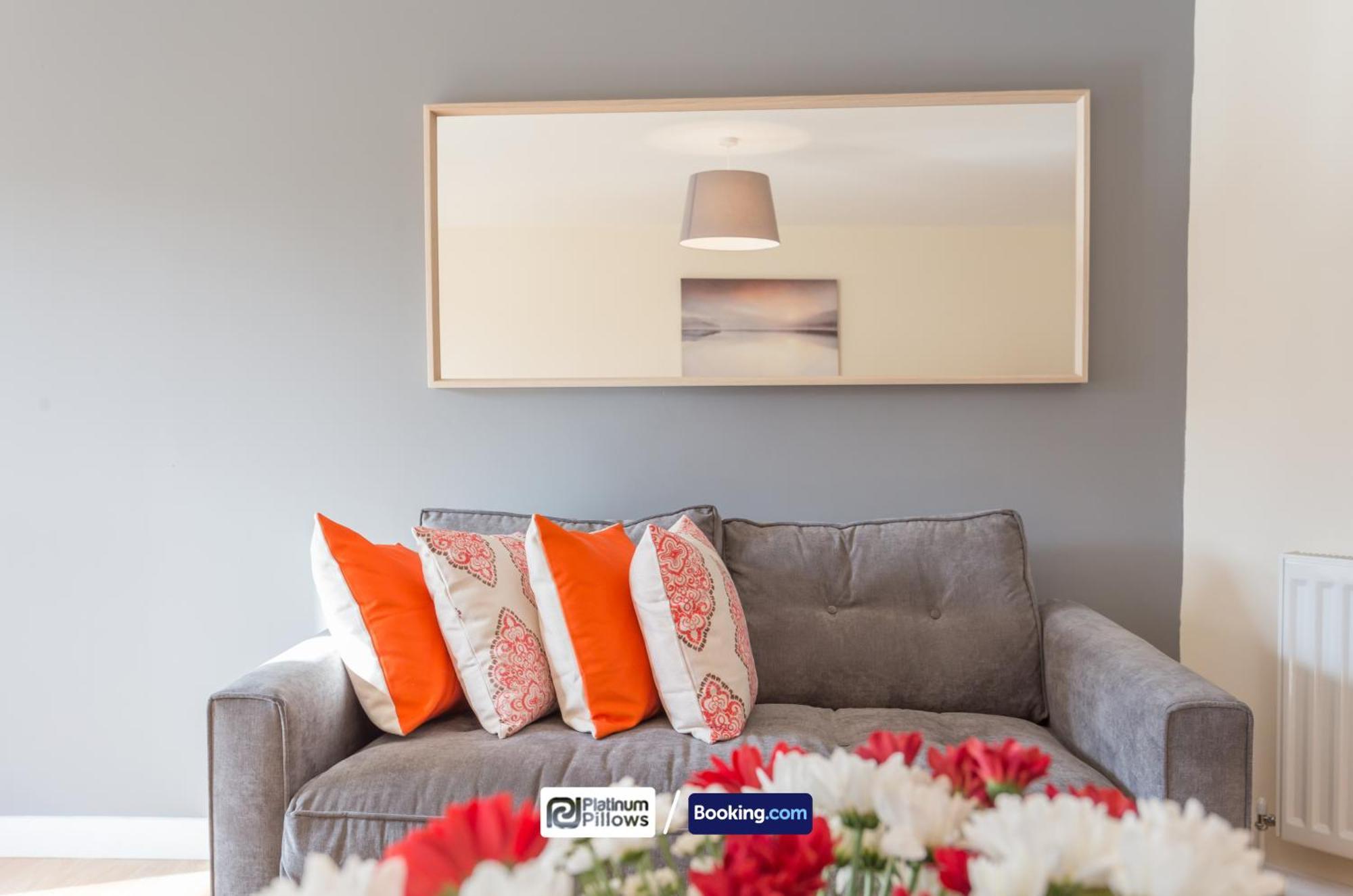 Modern Oxford 2 Bedroom Apartments, Near John Radcliffe Hospital, Families & Contractor Accommodation Apartment Oxford
