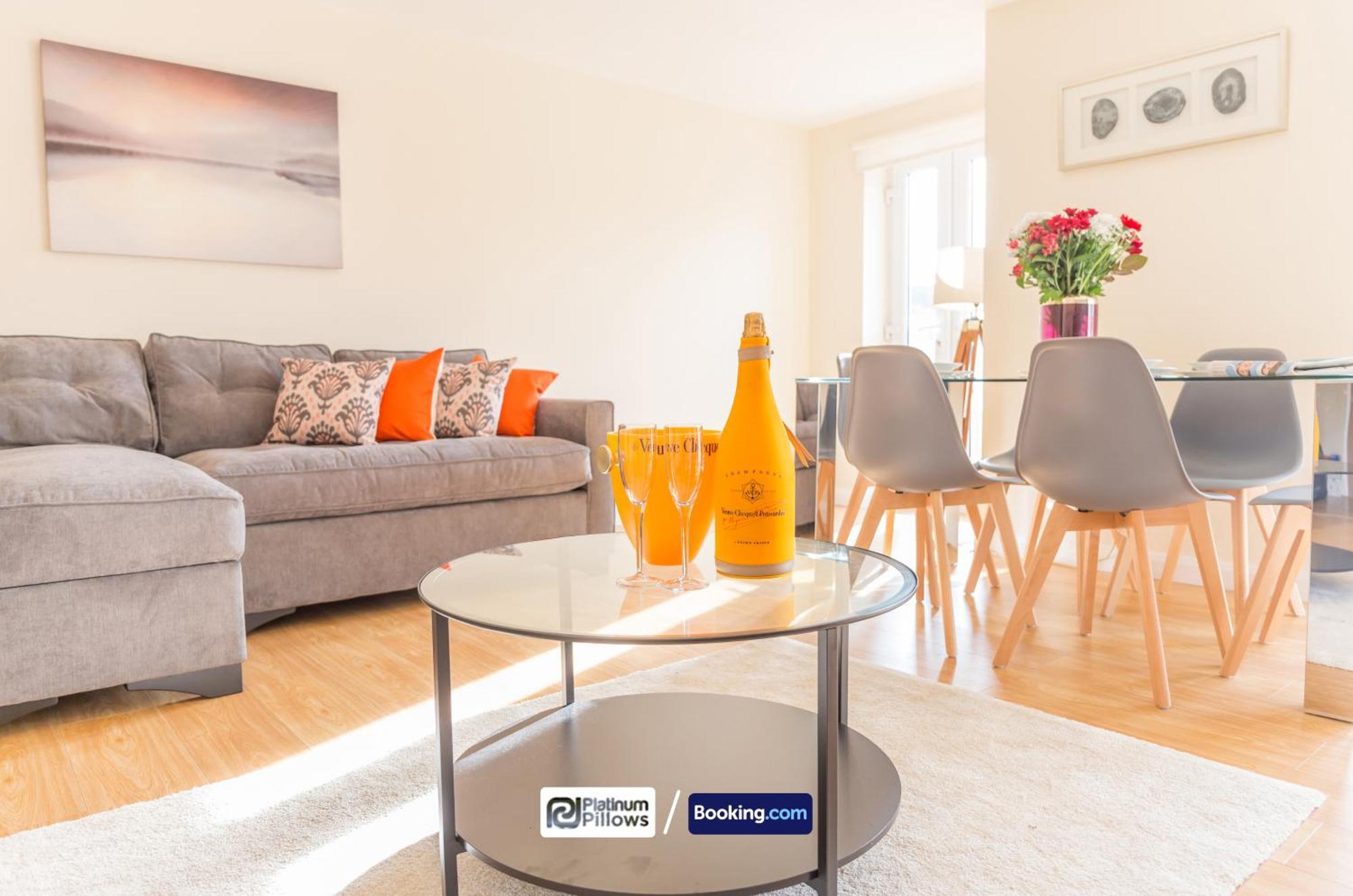 Modern Oxford 2 Bedroom Apartments, Near John Radcliffe Hospital, Families & Contractor Accommodation *