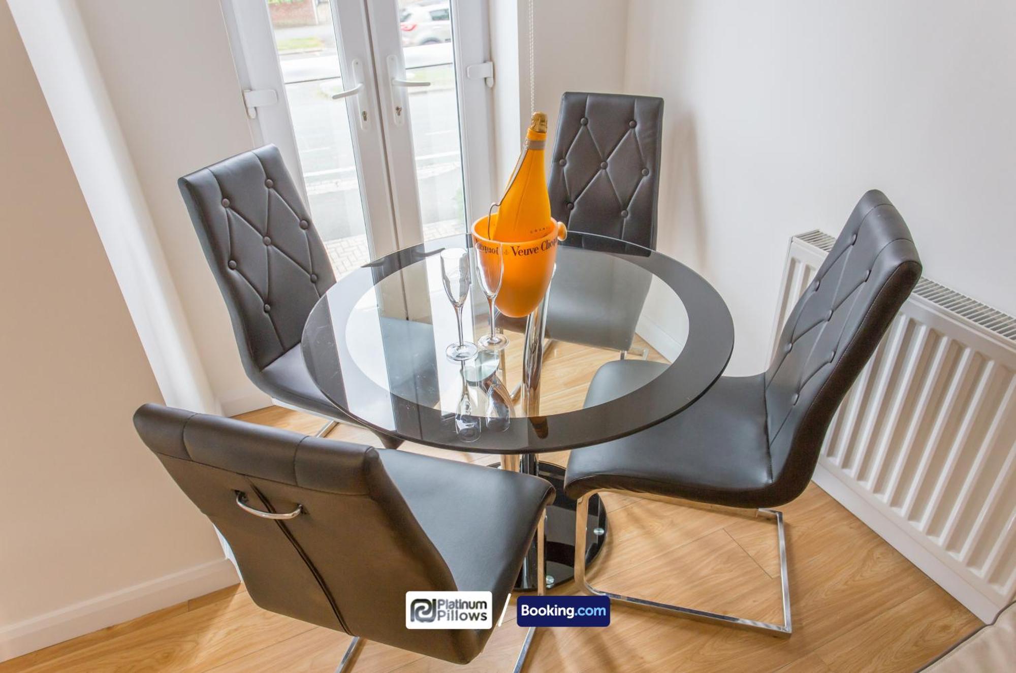 Apartment Modern Oxford 2 Bedroom Apartments, Near John Radcliffe Hospital, Families & Contractor Accommodation *