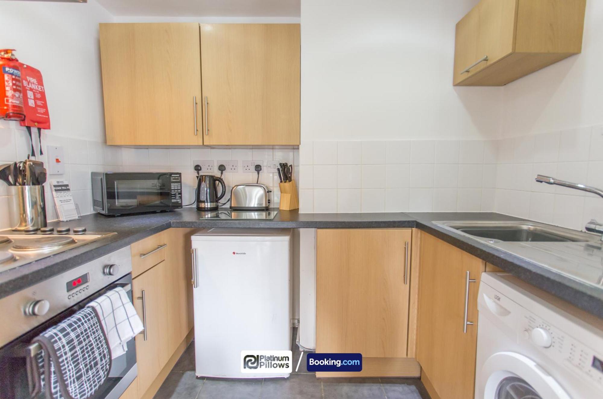Modern Oxford 2 Bedroom Apartments, Near John Radcliffe Hospital, Families & Contractor Accommodation