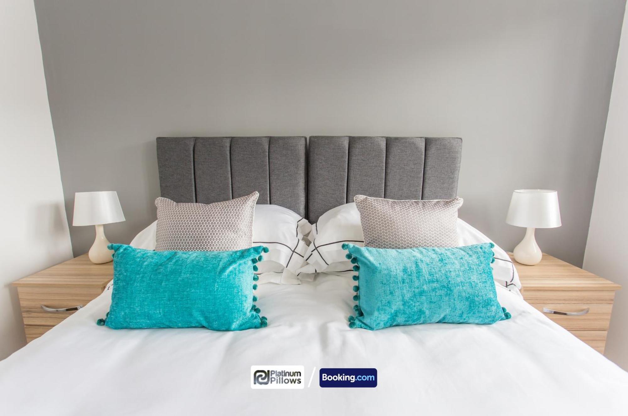 Modern Oxford 2 Bedroom Apartments, Near John Radcliffe Hospital, Families & Contractor Accommodation Apartment *