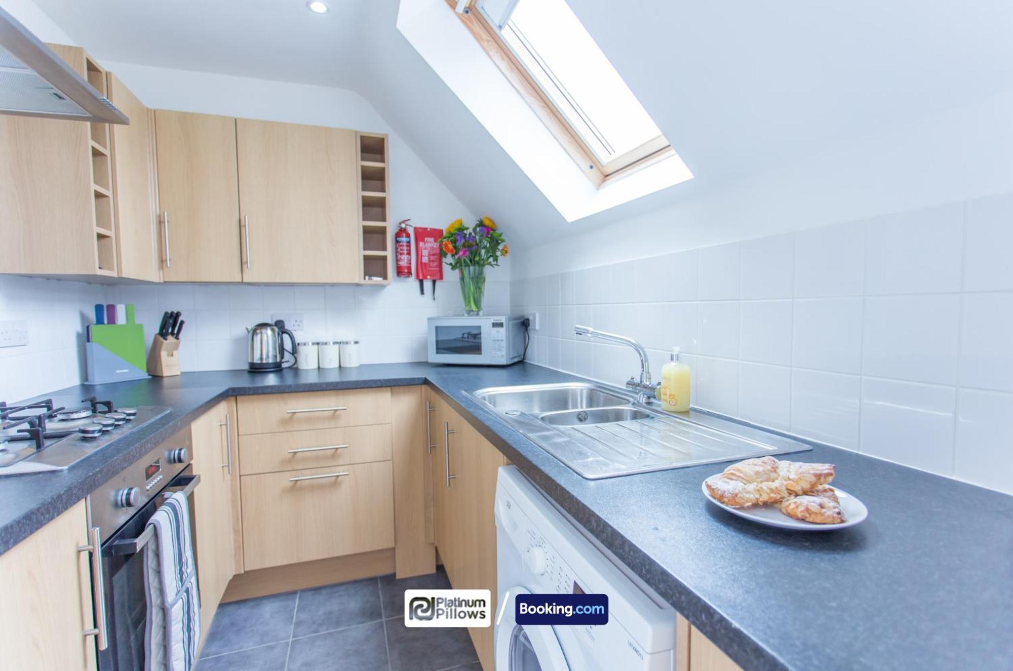 Apartment Modern Oxford 2 Bedroom Apartments, Near John Radcliffe Hospital, Families & Contractor Accommodation