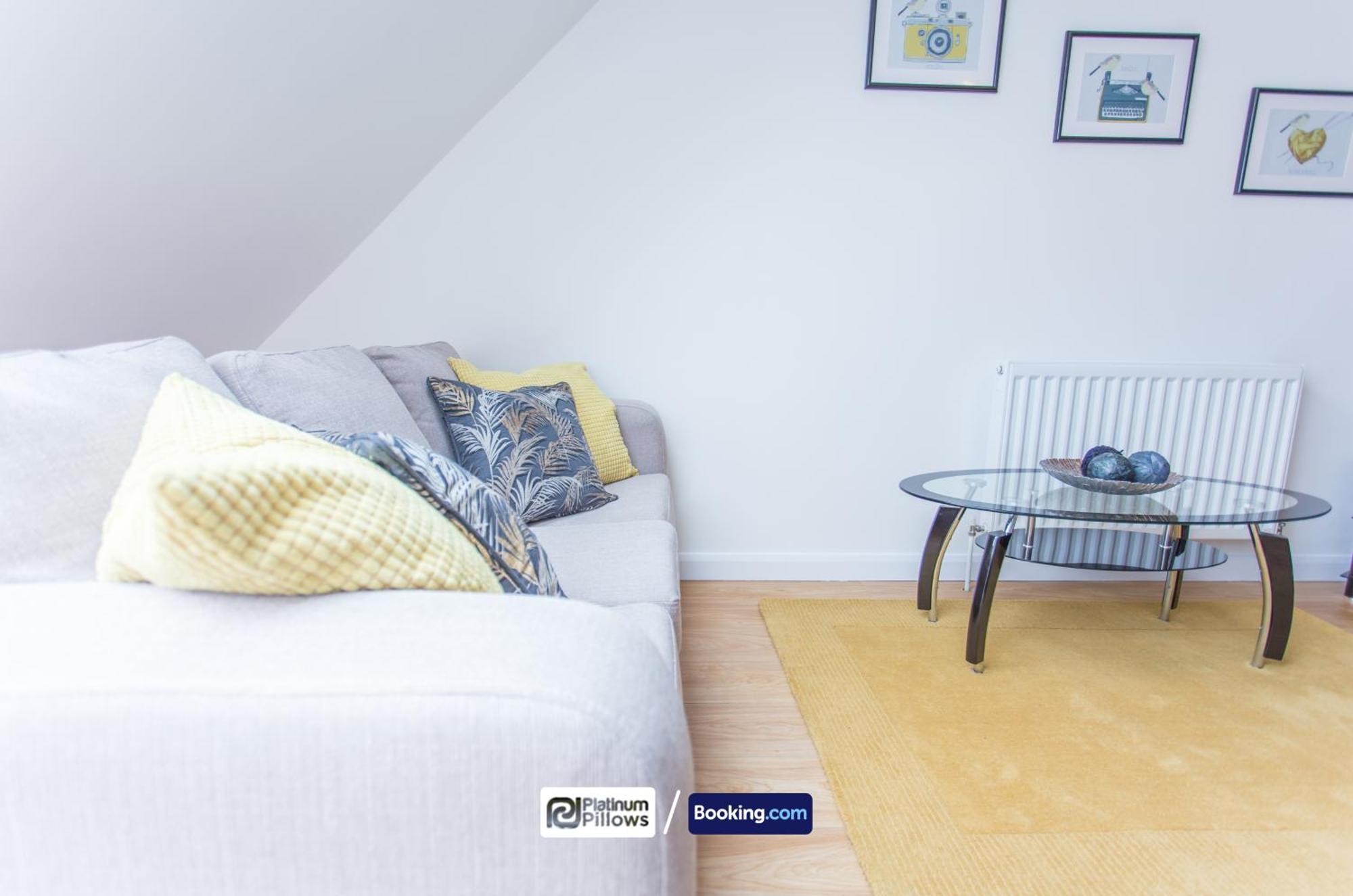 Modern Oxford 2 Bedroom Apartments, Near John Radcliffe Hospital, Families & Contractor Accommodation Apartment