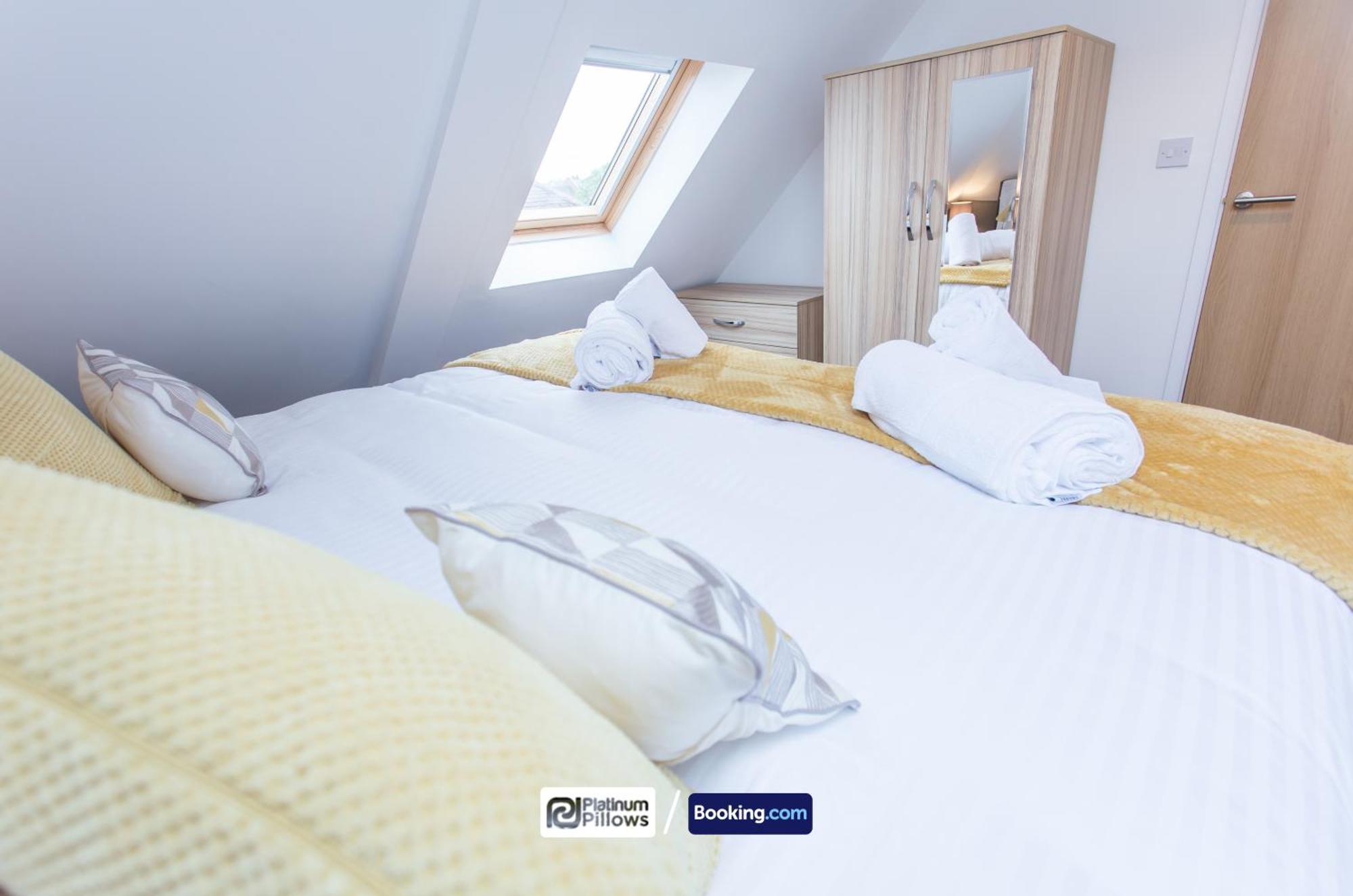 Modern Oxford 2 Bedroom Apartments, Near John Radcliffe Hospital, Families & Contractor Accommodation Apartment *