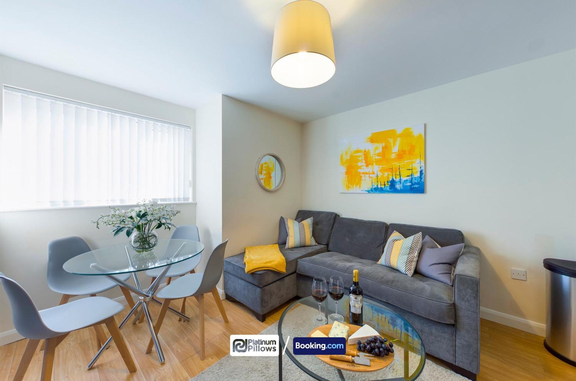 Modern Oxford 2 Bedroom Apartments, Near John Radcliffe Hospital, Families & Contractor Accommodation
